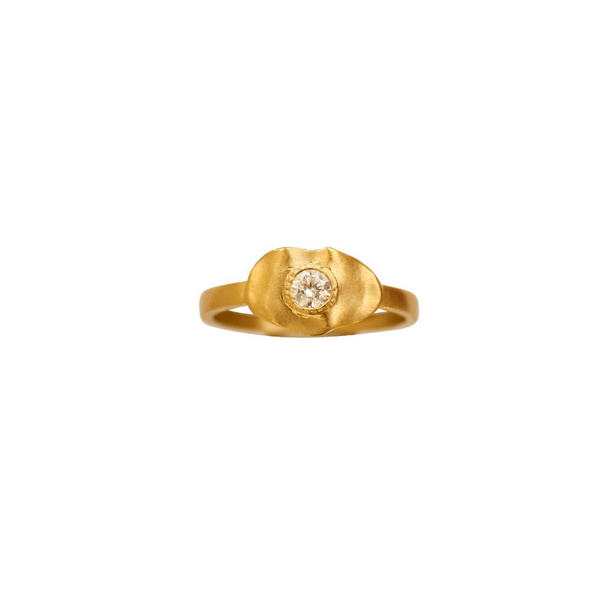 Cleo with Flow Ring